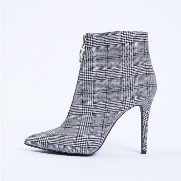 🤩SALE Plaid Stiletto Booties O Ring - Picture 2 of 6
